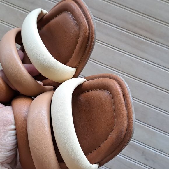 Time & Tru Sintetico Comfy Multicolor Strappy Stylish Slides Causal Sandals. - Picture 3 of 6